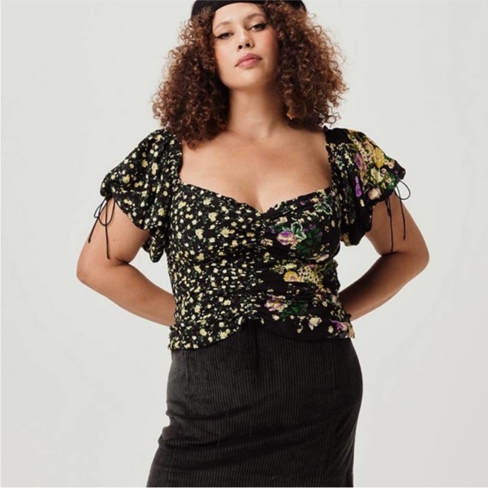 FOR LOVE & LEMONS Eileen Floral Off the Shoulder Top 2X Black October Fl…